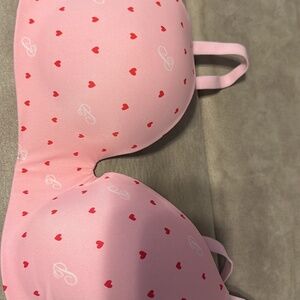 36 DD Victoria’s Secret Valentines bra